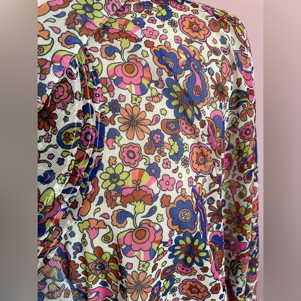 Floral Ruffle Blouse - Picture 3 of 9